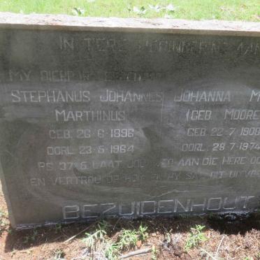 BEZUIDENHOUT Stephanus Johannes Marthinus 1896-1964 &amp; Johanna Maria MOORE 1908-1974