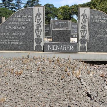 NIENABER L.W. 1910-1971 &amp; M.J.S. STOOP 1911-2002