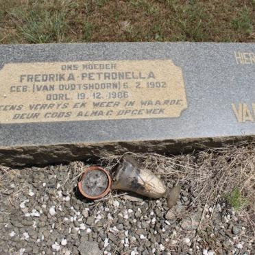 WYK Barend G.D., van 1886-1962 &amp;  Fredrika Petronella VAN OUDTSHOORN -1986