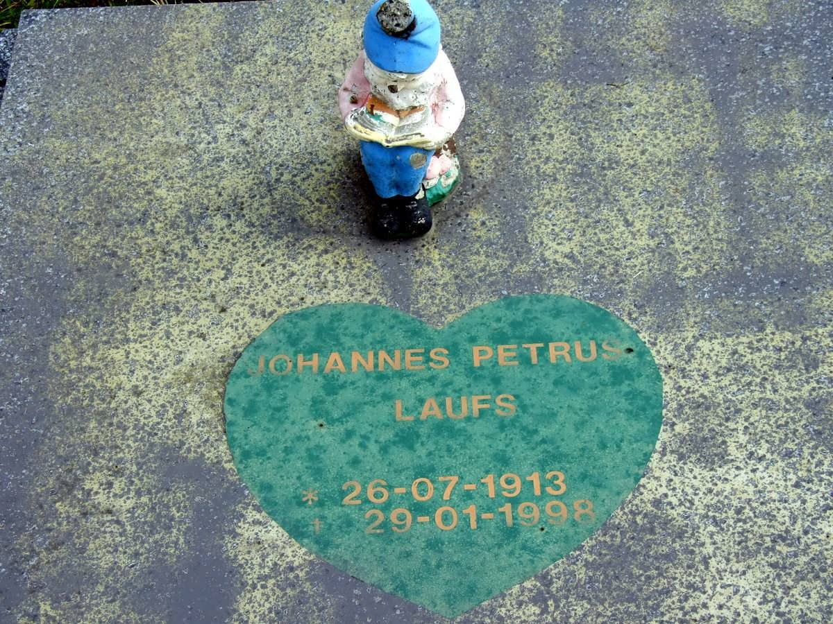 LAUFS Johannes Petrus 1913-1998