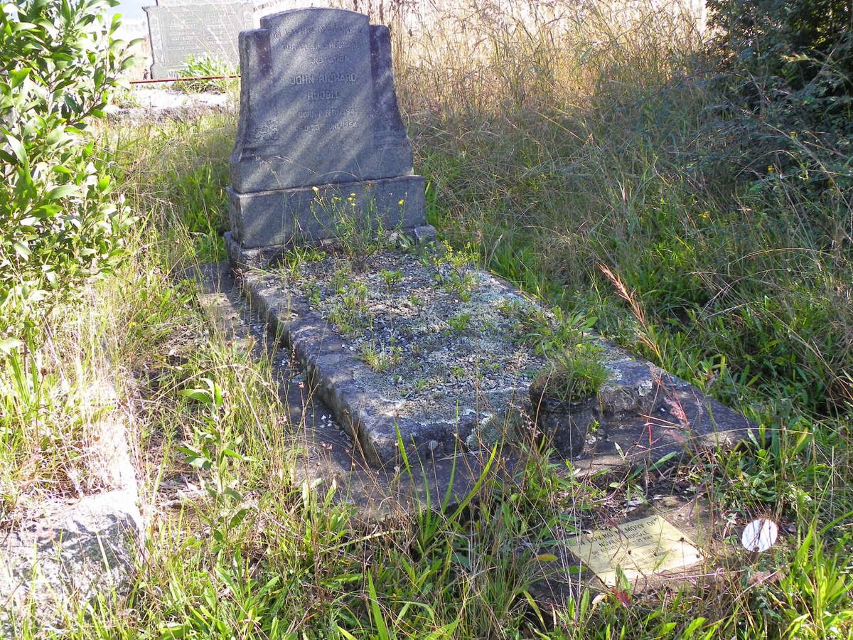 HUDDLE John Richard 1894-1954 :: HUDDLE Neville 192?-1985 &amp; Sheila 1924-2009