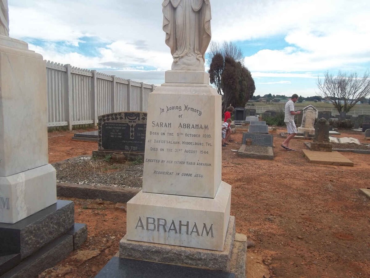 ABRAHAM Sarah 1918-1944