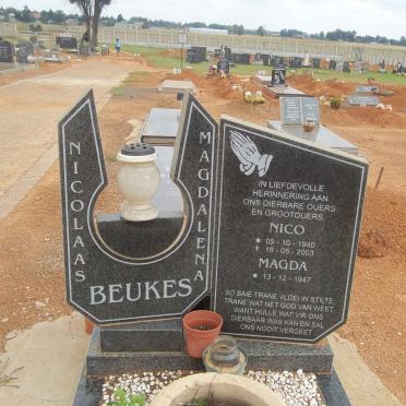 BEUKES Nicolaas 1940-2003 &amp; Magdalena 1947-
