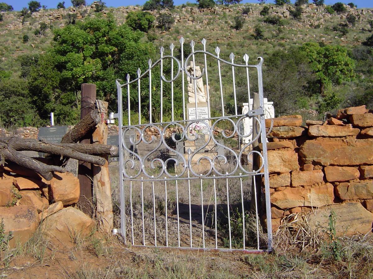 3. Entrance to the cemetery