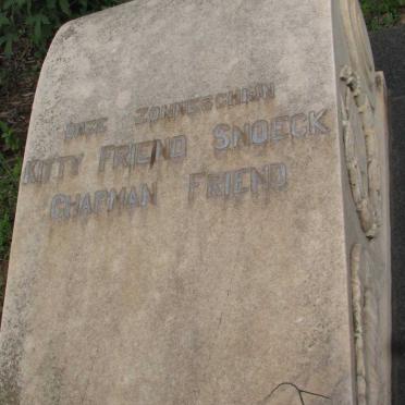 SNOECK Kitty Friend :: FRIEND Chapman