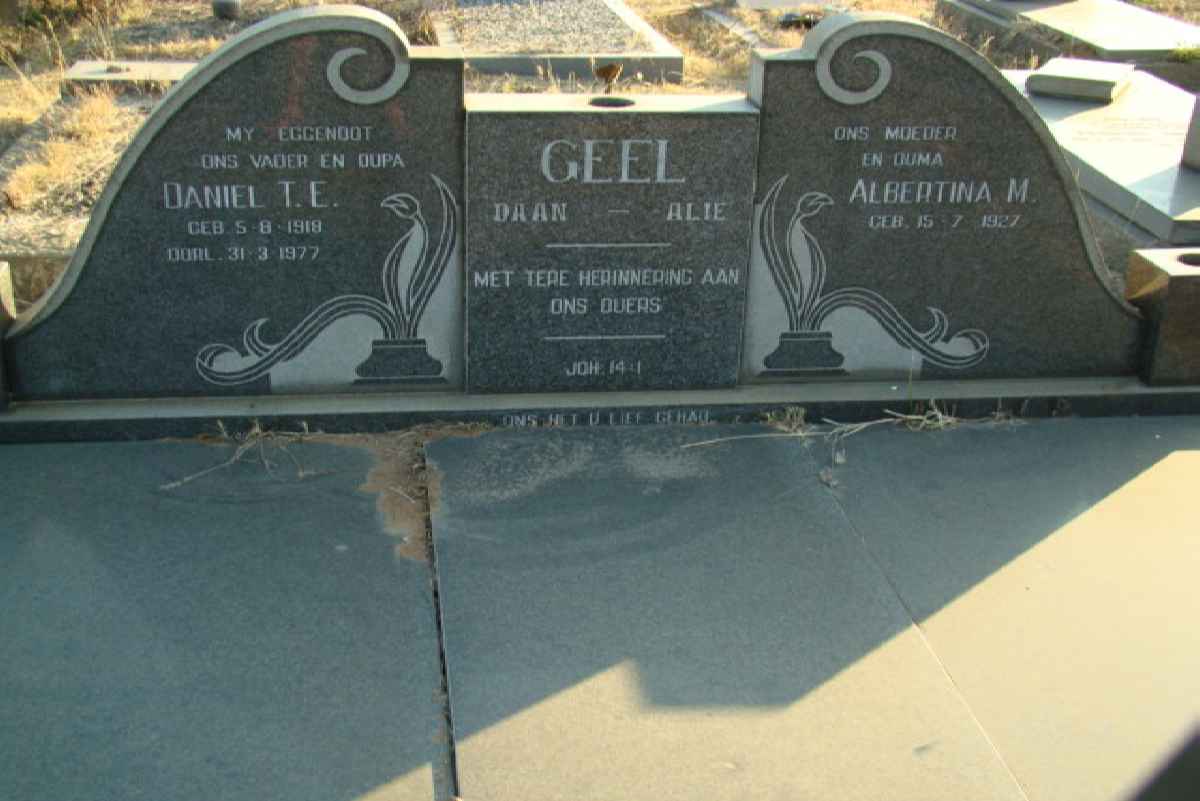 GEEL Daniel T.E. 1918-1977 &amp; Albertina M. 1927-