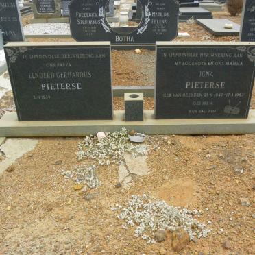 PIETERSE Lenderd Gerhardus 1939- &amp; Igna VAN HEERDEN 1947-1983