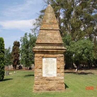 1. Konsentrasiekamp Gedenksteen :: Concentration Camp Memorial