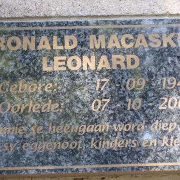 LEONARD Ronald Macaskill 1940-2009