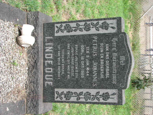 LINDEQUE Petrus Johannes 1944-1960