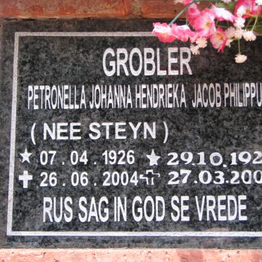 GROBLER Jacob Philippus 1925-2007 &amp; Petronella Johanna Hendrieka STEYN 1926-2004