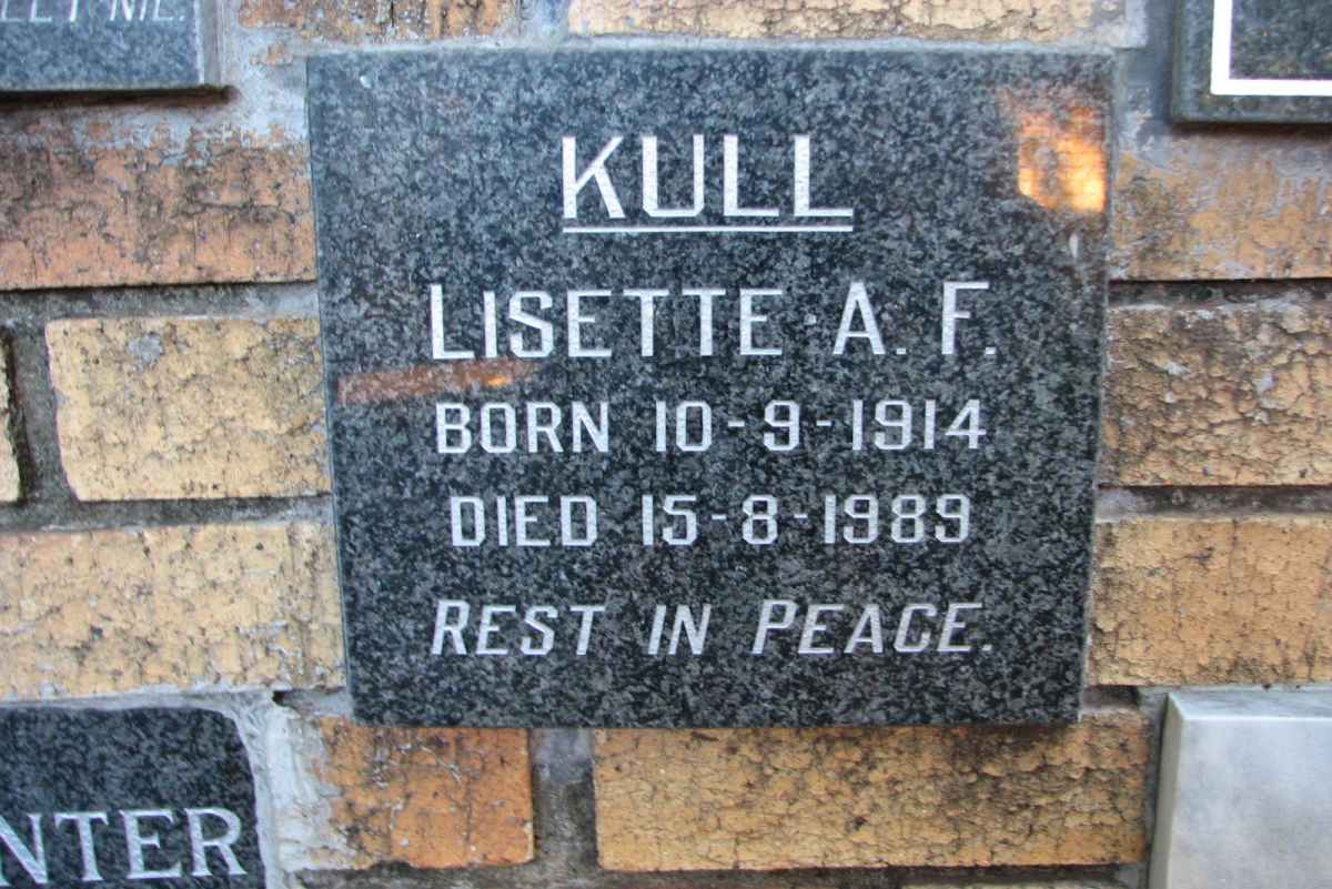 KULL Lisette A.F. 1914-1989