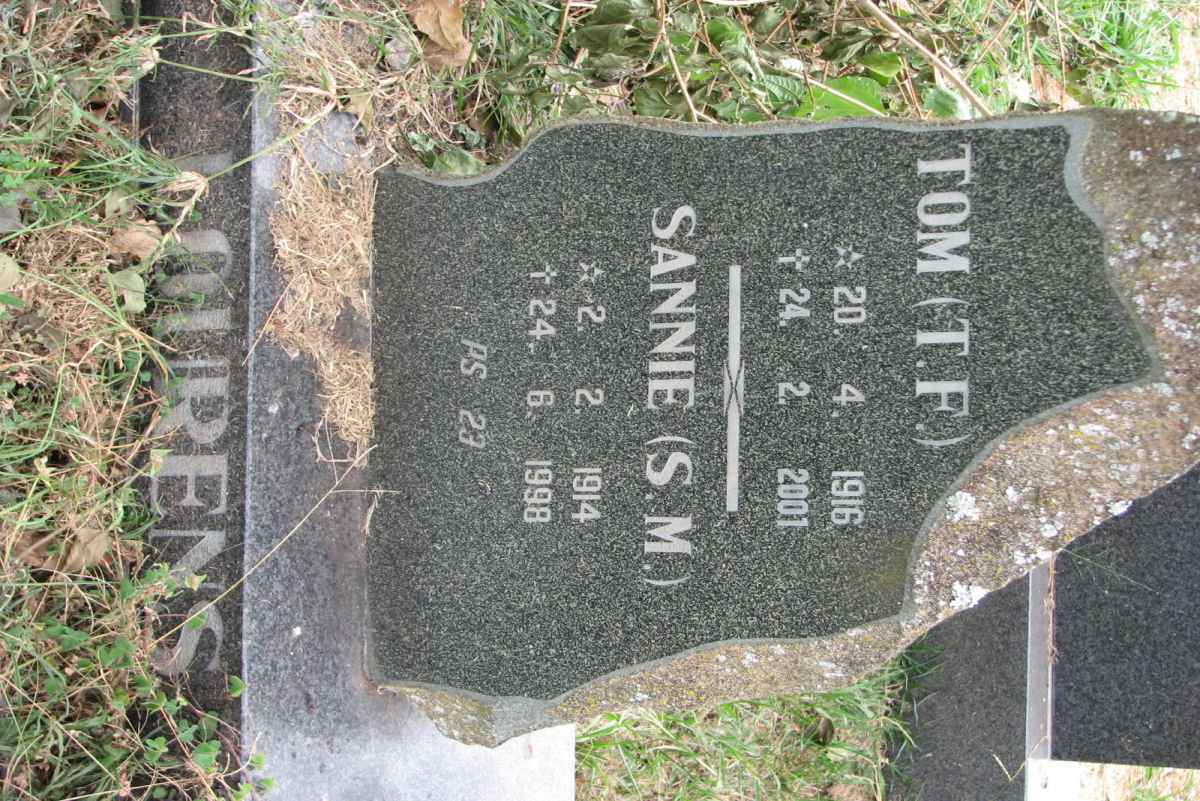 LOURENS T.F. 1916-2001 &amp; S.M. 1914-1998