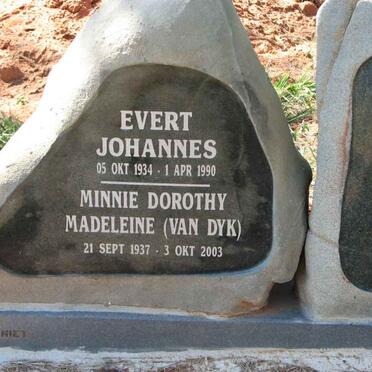 LOUW Evert Johannes 1934-1990 &amp; Minnie Dorothy Madeleine VAN DYK 1937-2003