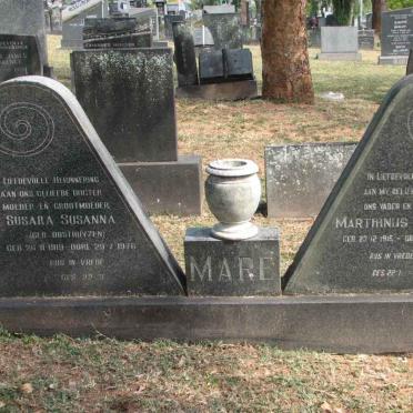 MARE Marthinus Jacobus 1915-1972 &amp; Susara Susanna OOSTHUYZEN 1919-1976