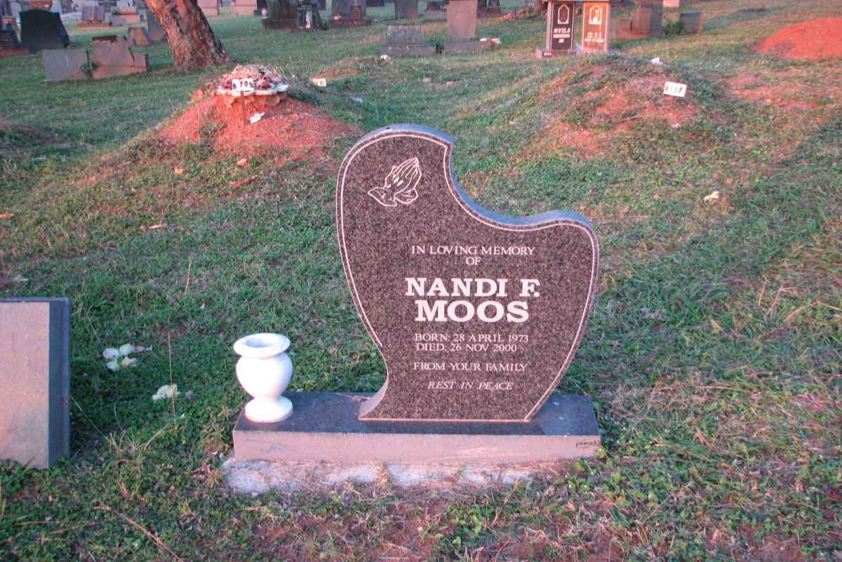 MOOS Nandi F. 1973-2000