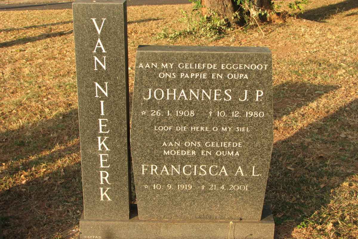 NIEKERK Johannes J.P., van 1908-1980 &amp; Francisca A.L. 1919-2001
