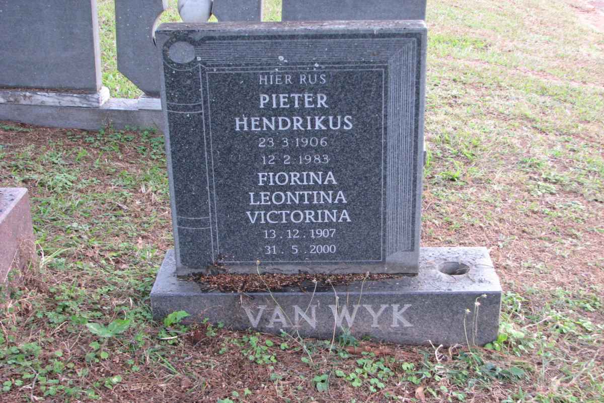 WYK Pieter Hendrikus, van 1906-1983 &amp; Fiorina Leontina Victorina 1907-2000
