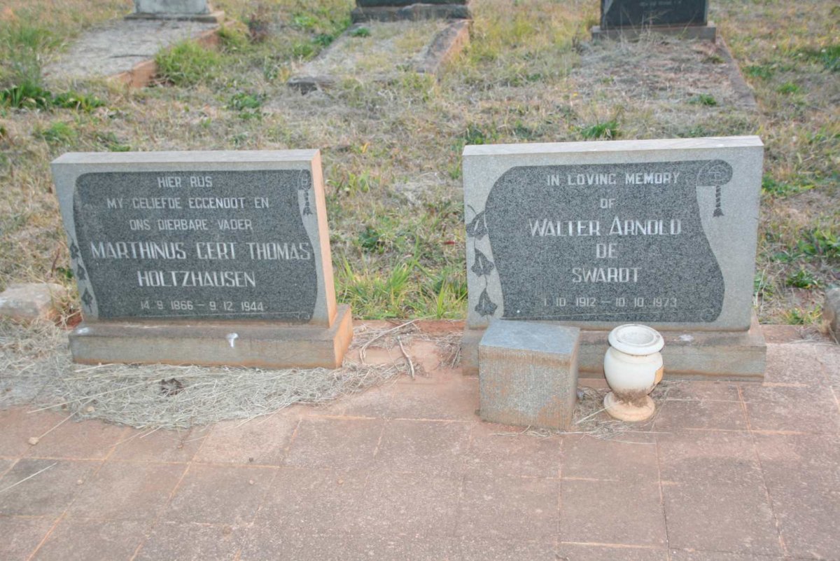 HOLTZHAUSEN Marthinus Gert Thomas 1866-1944 :: DE SWARDT Walter Arnold 1912-1973