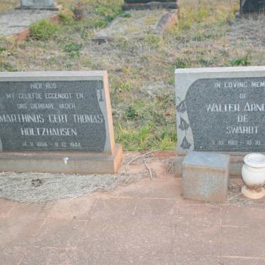 HOLTZHAUSEN Marthinus Gert Thomas 1866-1944 :: DE SWARDT Walter Arnold 1912-1973