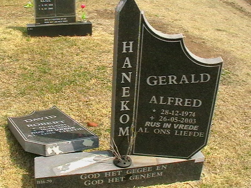 HANEKOM Gerald Alfred 1974-2003 :: HANEKOM David Robert 1981-2002