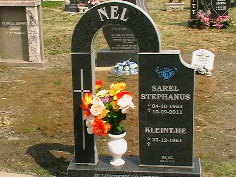 NEL Sarel Stephanus 1953-2011 &amp; Kleintjie 1961-