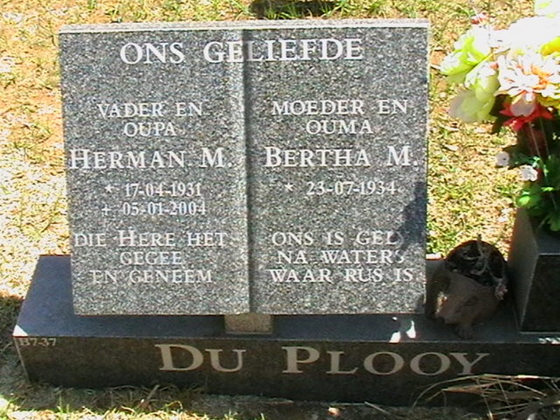 PLOOY Herman M., du 1931-2004 &amp; Bertha M. 1934-