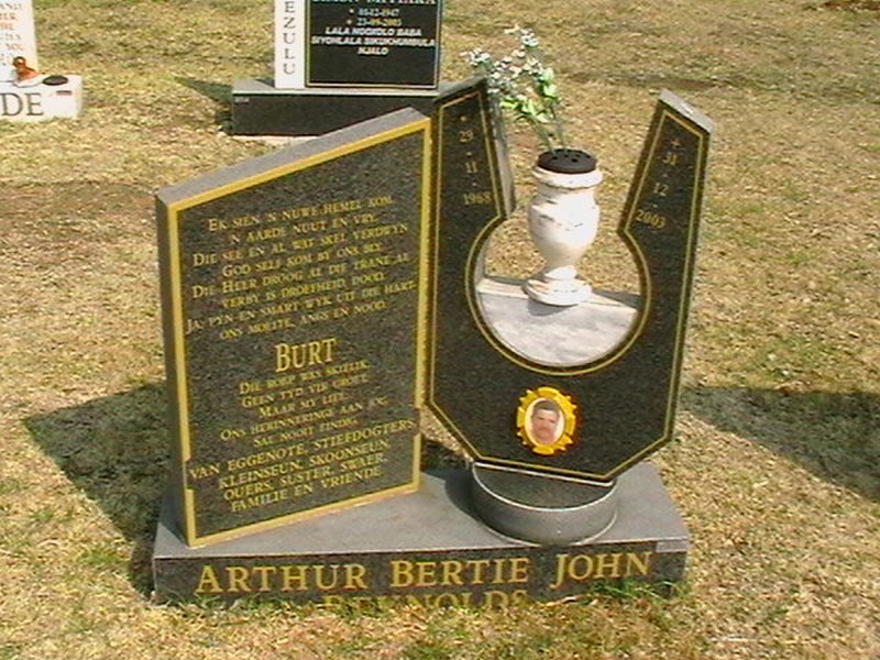 REYNOLDS Arthur Bertie John 1968-2003
