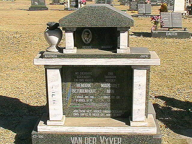 VYVER Hendrik Bezuidenhout, van der 1946-1993 &amp; Margaret Ann 1947-