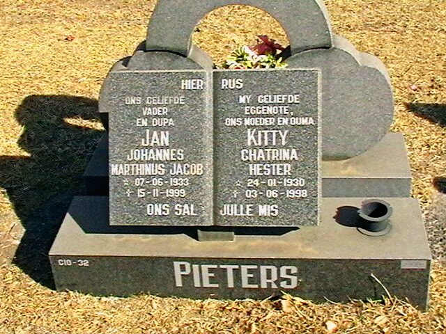 PIETERS Johannes Marthinus Jacob 1933-1999 &amp; Chatrina Hester 1930-1998