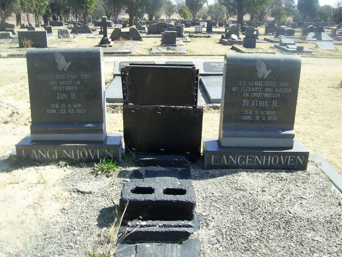 LANGENHOVEN Jan H. 1891-1983 &amp; Beatrix M. 1898-1979