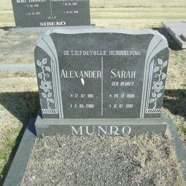 MUNRO Alexander 1911-2002 &amp; Sarah BEUKES 1908-1992