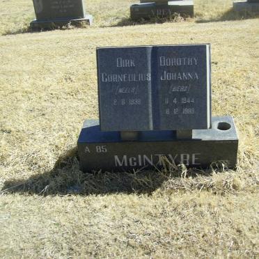 McINTYRE Dirk Corneulius 1938-  &amp; Dorothy Johanna 1944-1989