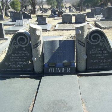 OLIVIER Ockert Johannes Stephanus 1905-1969 &amp; Martha Jacoba SWARTS 1907-19??