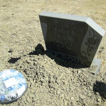 ROUX Ernst J., le 1928-  &amp; Emily A. 1929-1989