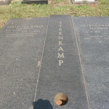 STEENKAMP Petrus Frans Jacobus 1926-2007 &amp; Gertruida Maria WELMANS 1931-1984