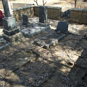 Mpumalanga, STANDERTON district, Rietvlei 33 HS, farm cemetery