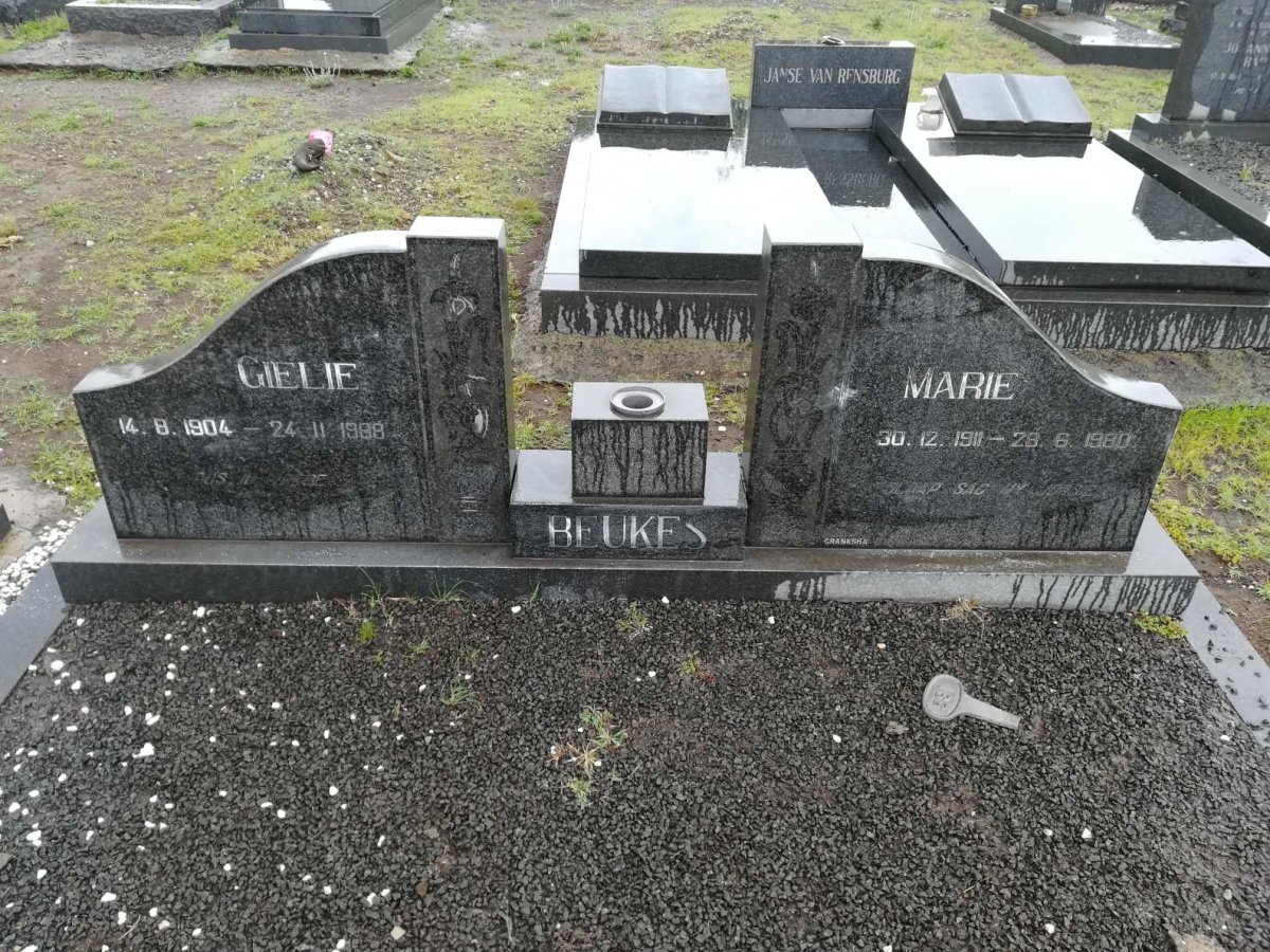 BEUKES Gielie 1904-1988 & Marie 1911-1980