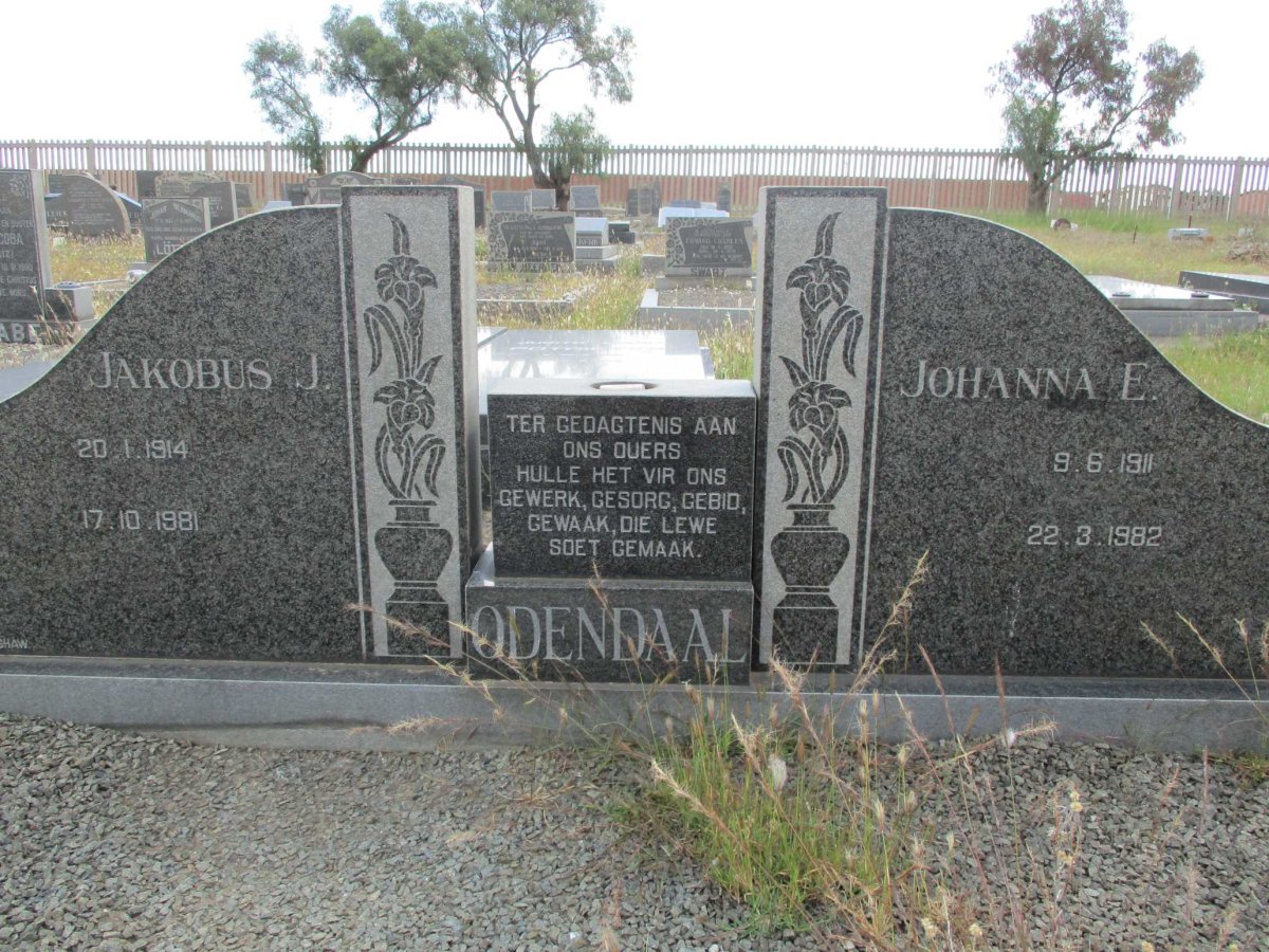 ODENDAAL Jakobus J. 1914-1981 & Johanna E. 1911-1982