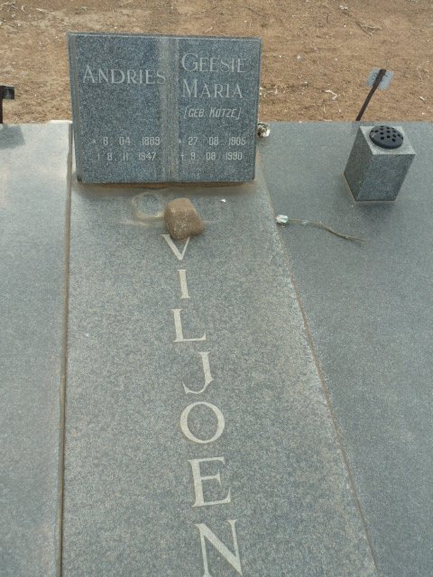 VILJOEN Andries 1889-1947 & Geesie Maria KOTZE 1905-19?0
