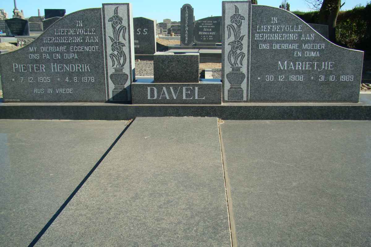 DAVEL Pieter Hendrik 1905-1978 &amp; Marietjie 1908-1989