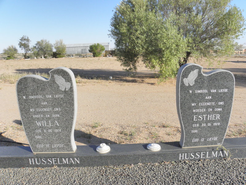 HUSSELMAN Willa 1924- &amp; Esther 1928-