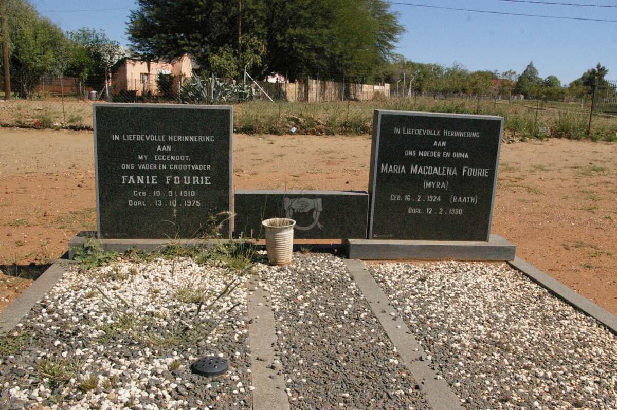 FOURIE Fanie 1910-1975 &amp; Maria Magdalena RAATH 1924-1980