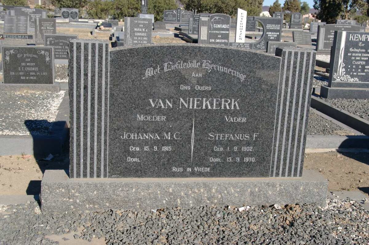 NIEKERK Stefanus F., van 1902-1970 &amp; Johanna M.C. 1915-