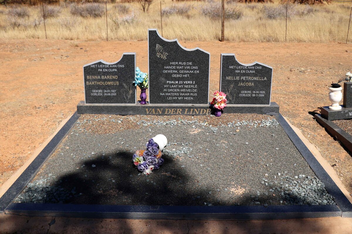 LINDE Barend Bartholomeus, van der 1927-2005 &amp; Petronella Jacoba 1929-2006