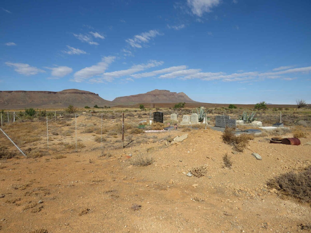1. Oorsig van begraafplaas / Overview of cemetery