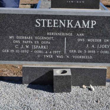 STEENKAMP C.J.W. 1892-1977 &amp; J.A.. 1898-2001