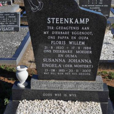 STEENKAMP Floris Willem 1920-1986 &amp; Susanna Johanna Engela MOSTERT 1933-2007