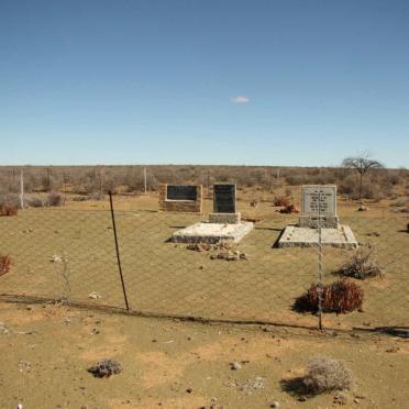 1. Schiet Poort Overview of grave yard / Oorsig van begrafplaas