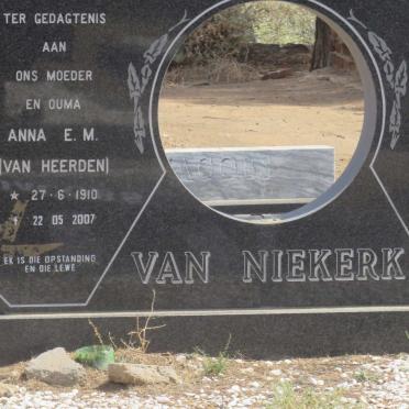 NIEKERK William Faul, van 1910-1991 &amp; Anna E.M. VAN HEERDEN 1910-2007